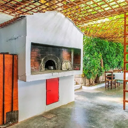 Apartahotel Anatoli 3*